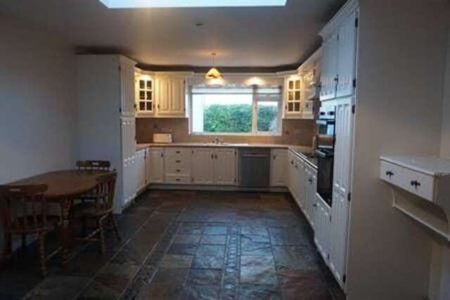Отели типа «постель и завтрак» Lough Gill Lodge Triple Room with En Suite Слайго-11